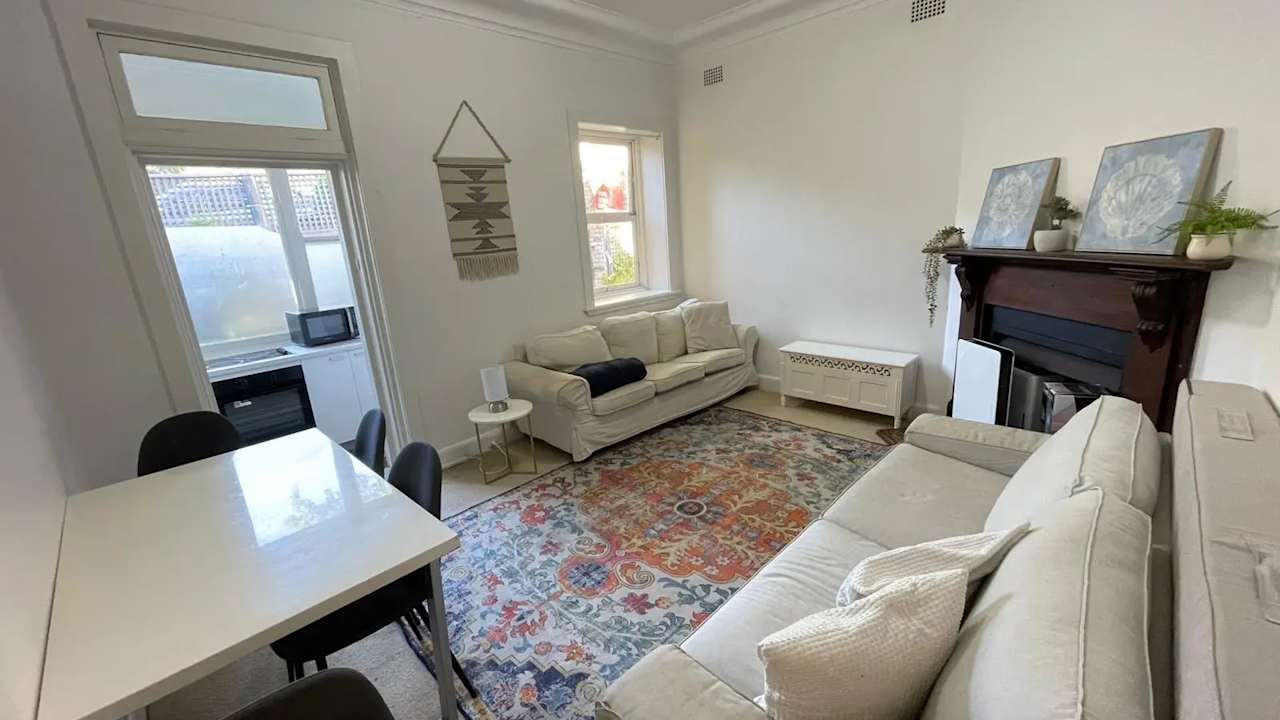 Whole property with 3 rooms for rent
