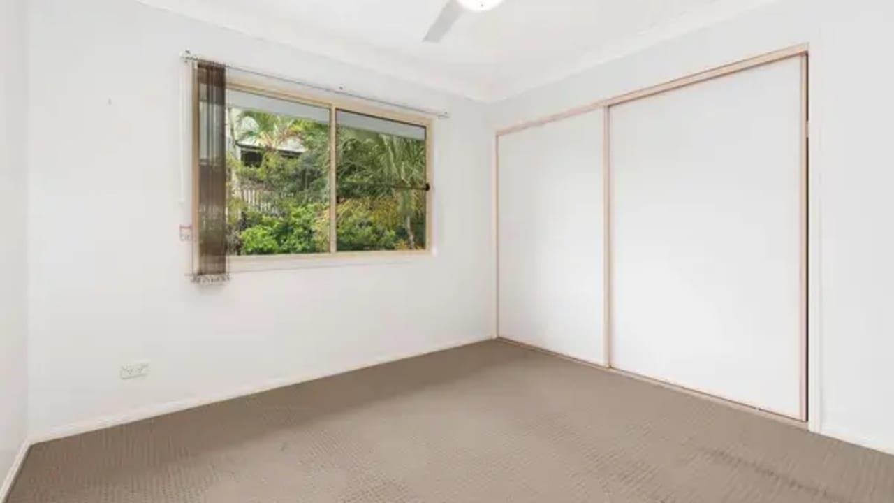 Unfurnished room in a flatshare
