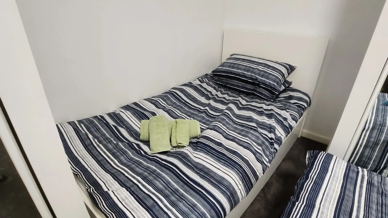 Furnished room in a flatshare