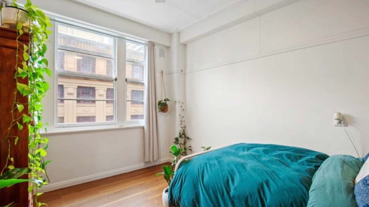 Unfurnished room in a flatshare