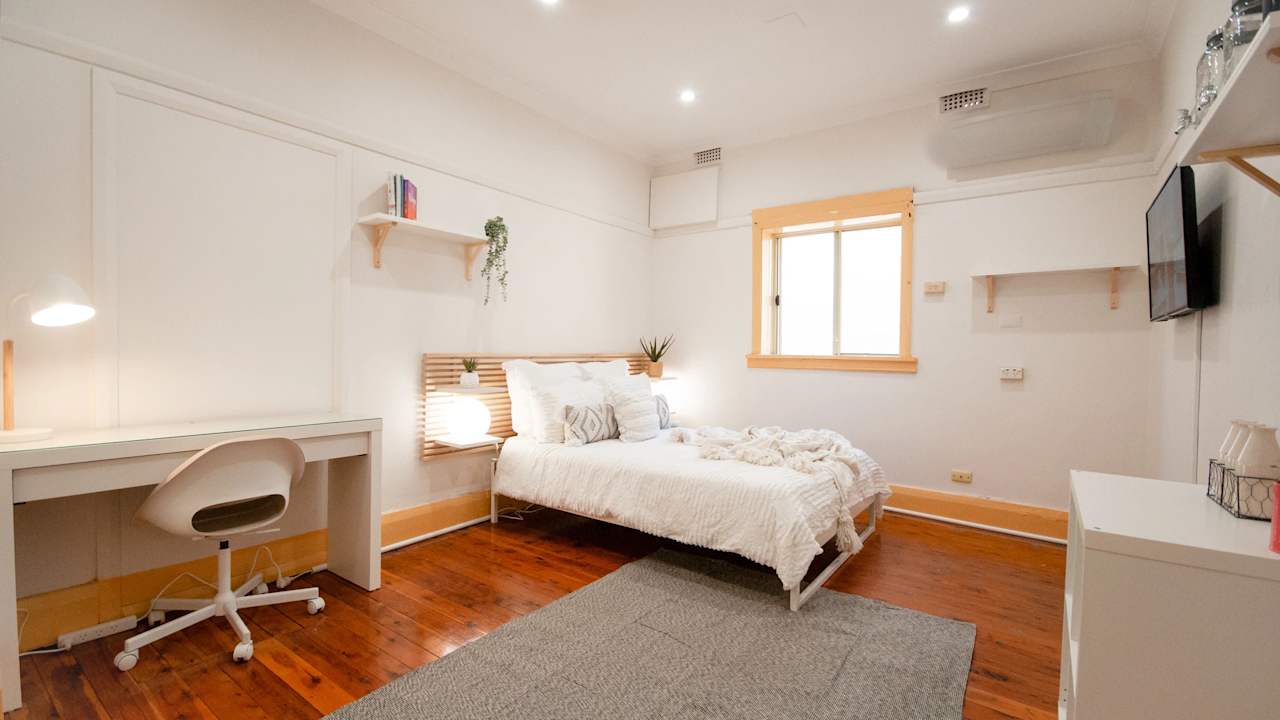 Furnished room in a share house