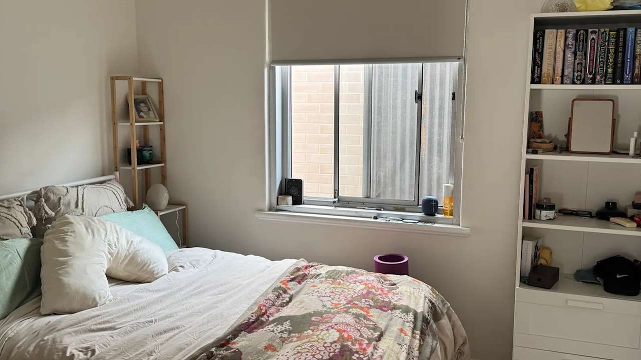 Room in a share house