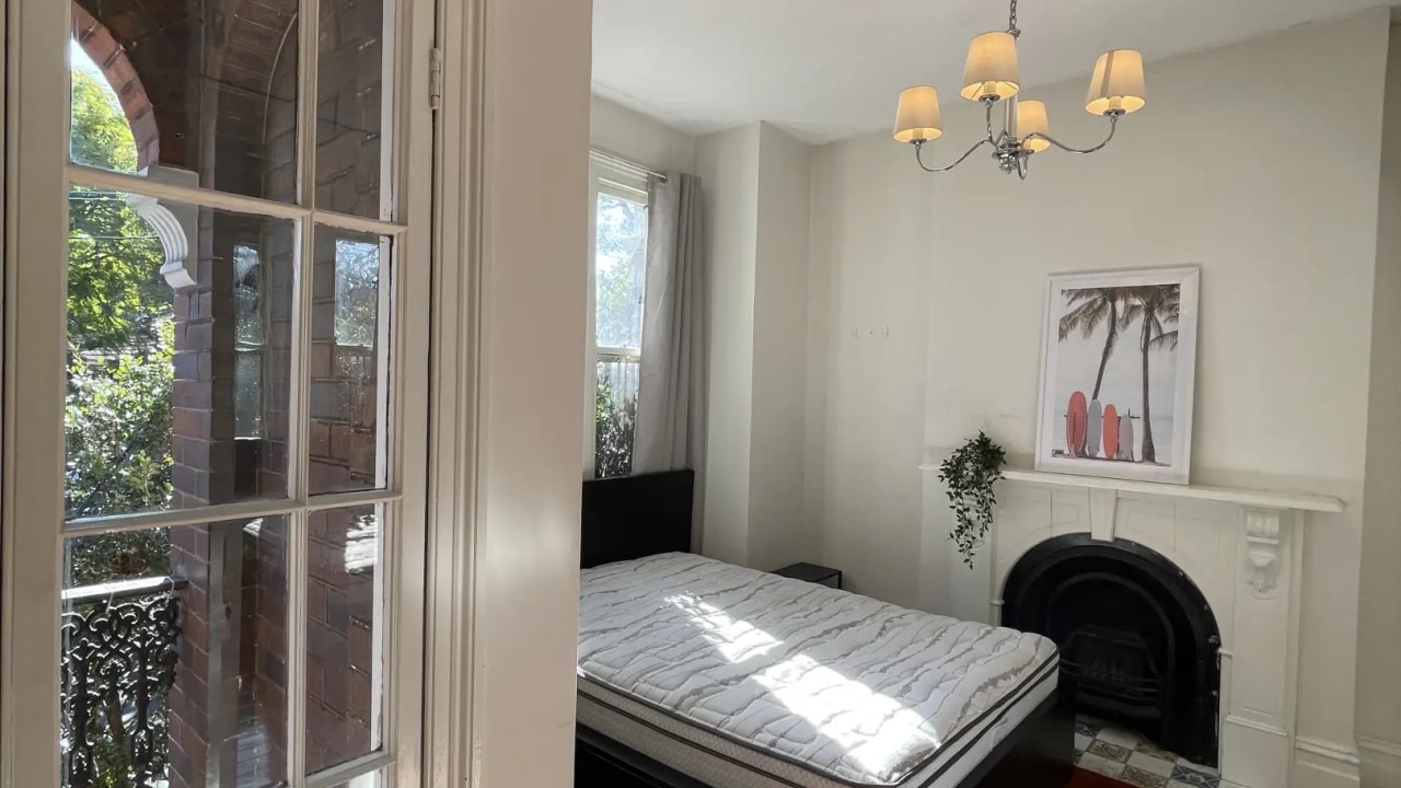 Room in a share house