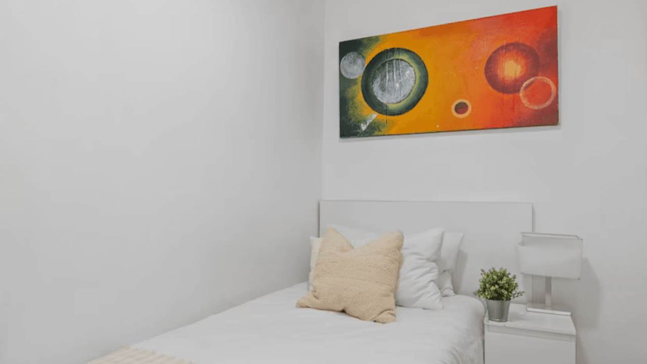 Furnished room in a share house