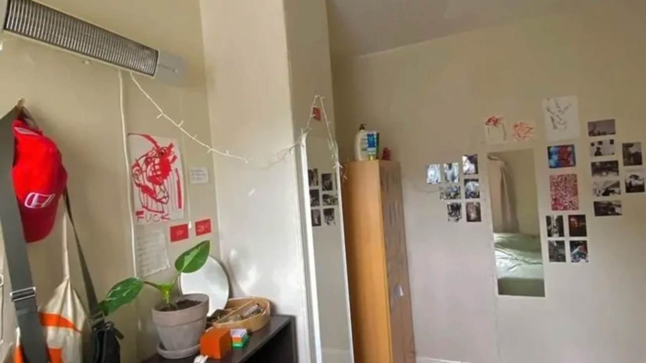 Furnished room in a share house