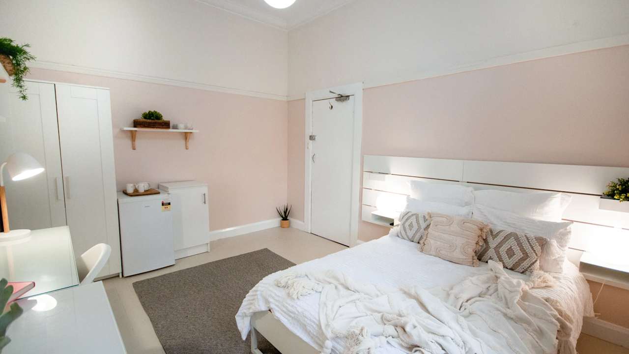 Furnished room in a share house