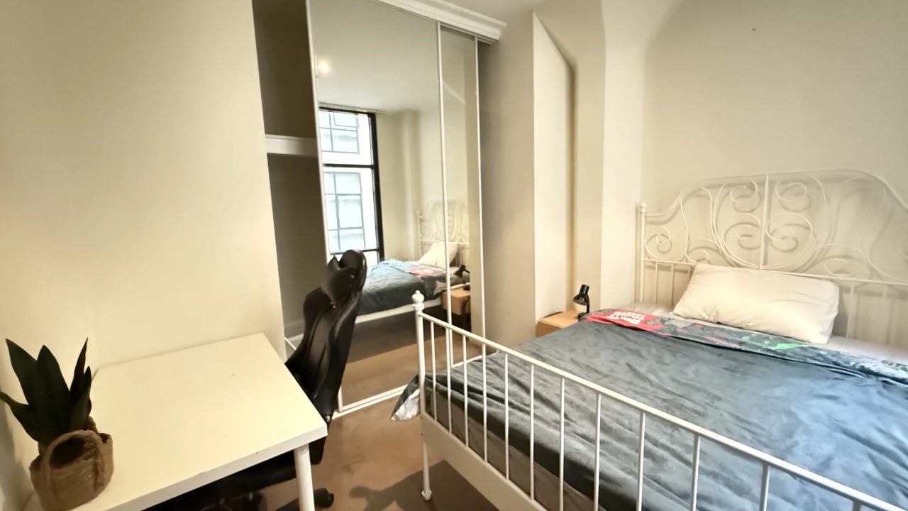 Furnished room in a flatshare