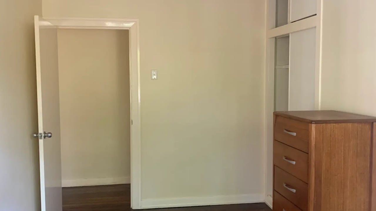 Room in a share house