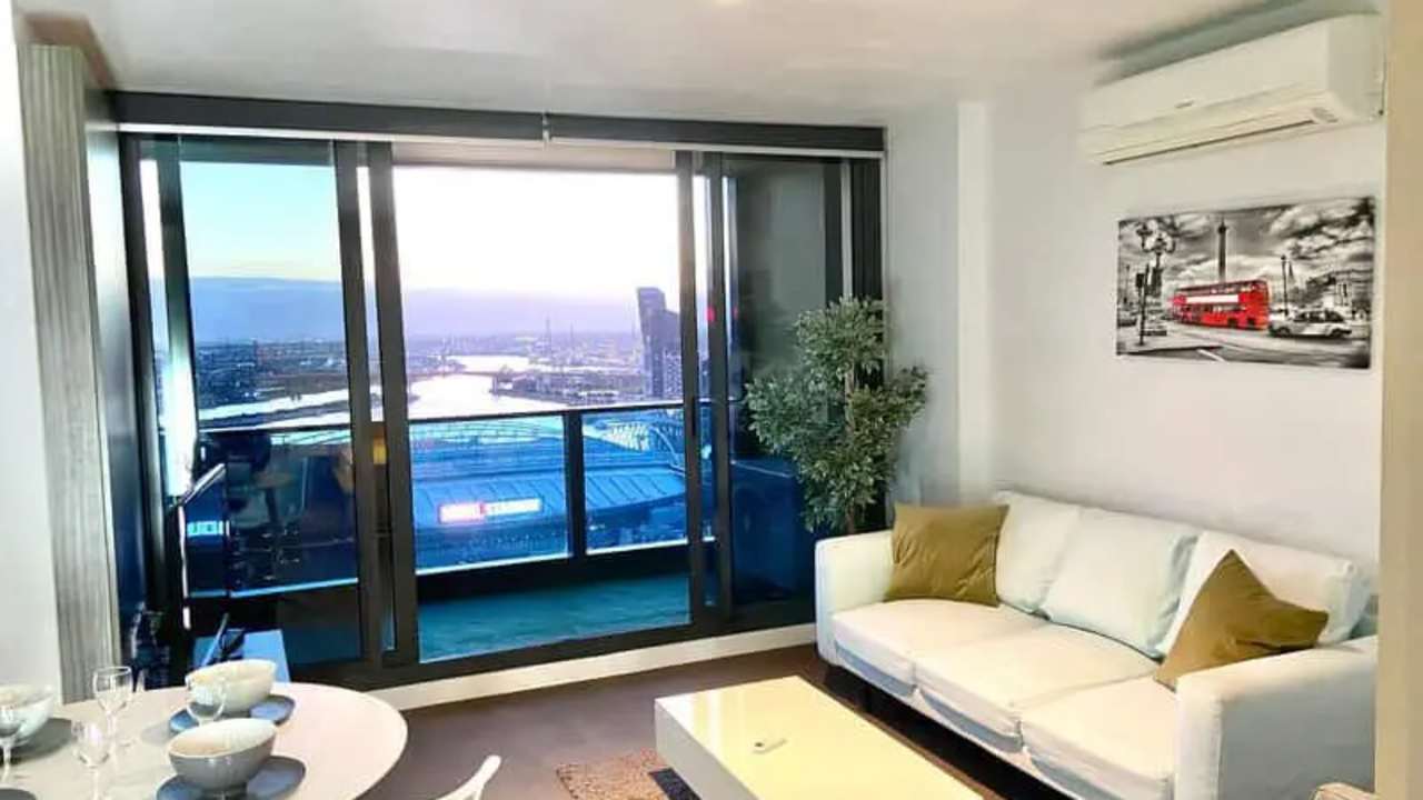 Furnished room in a flatshare