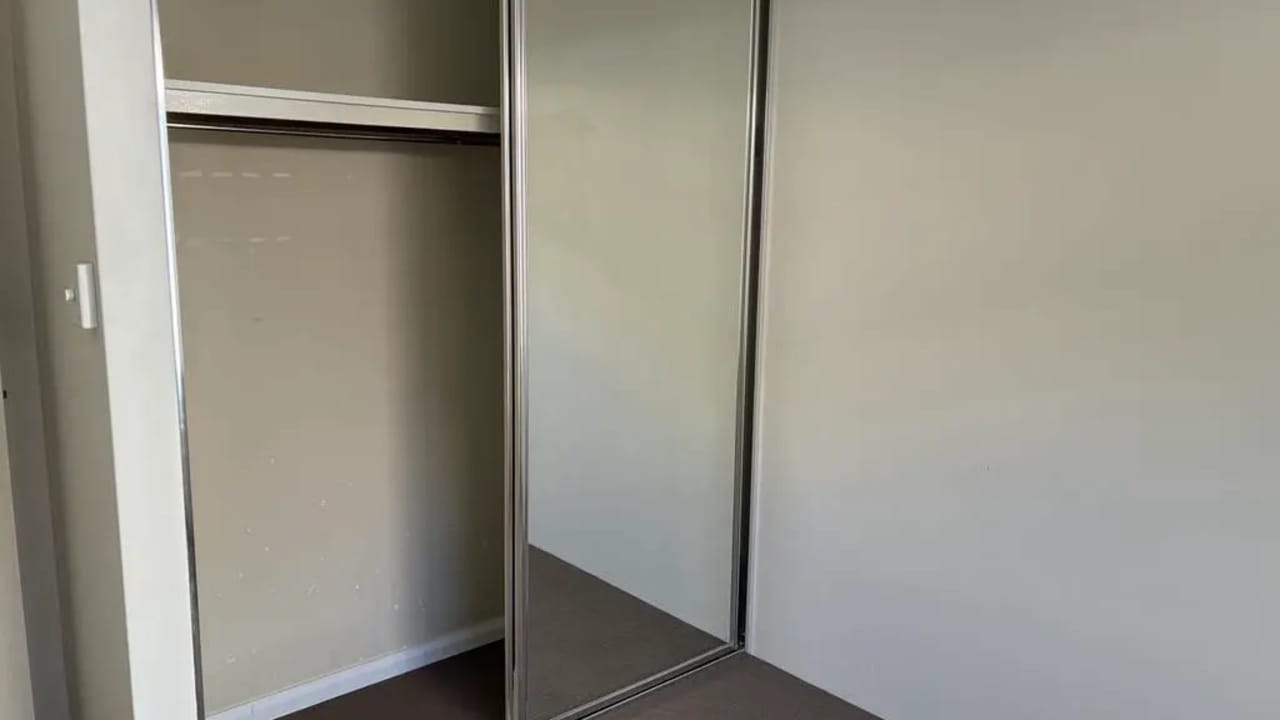 Room in a share house