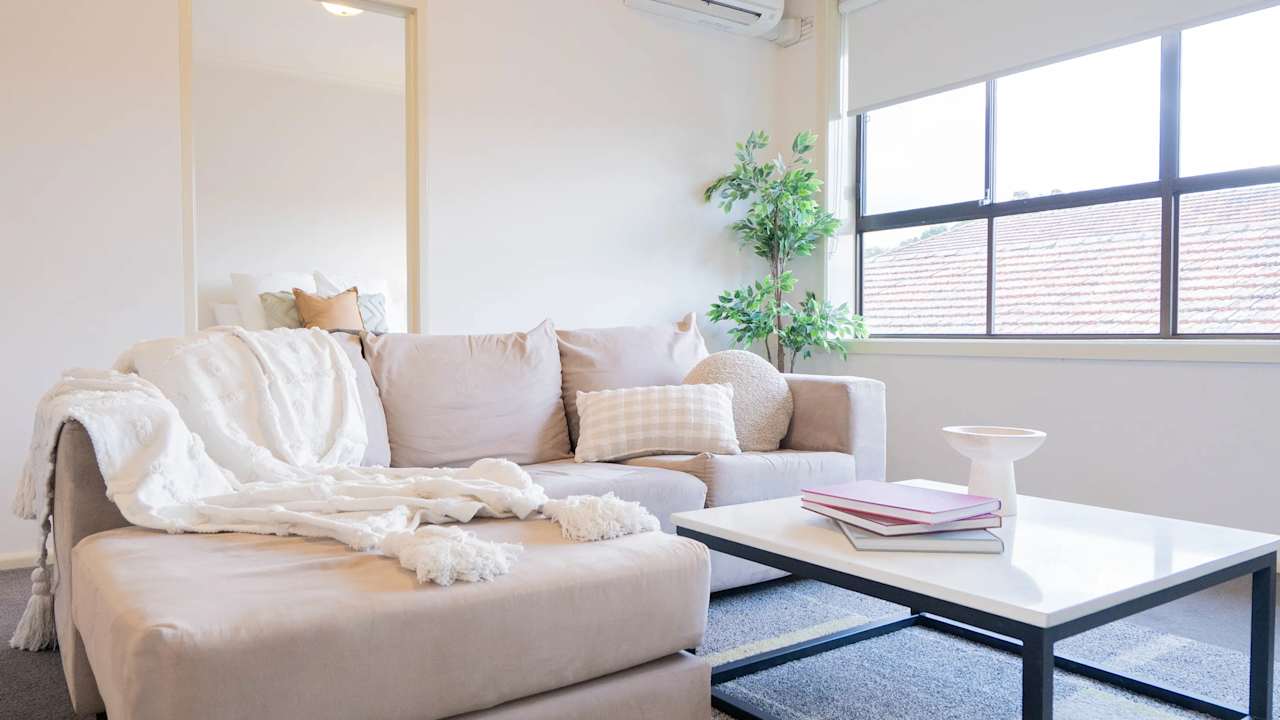 Furnished room in a flatshare