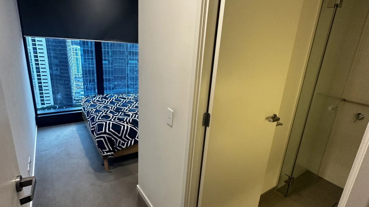 Furnished room with ensuite in a flatshare