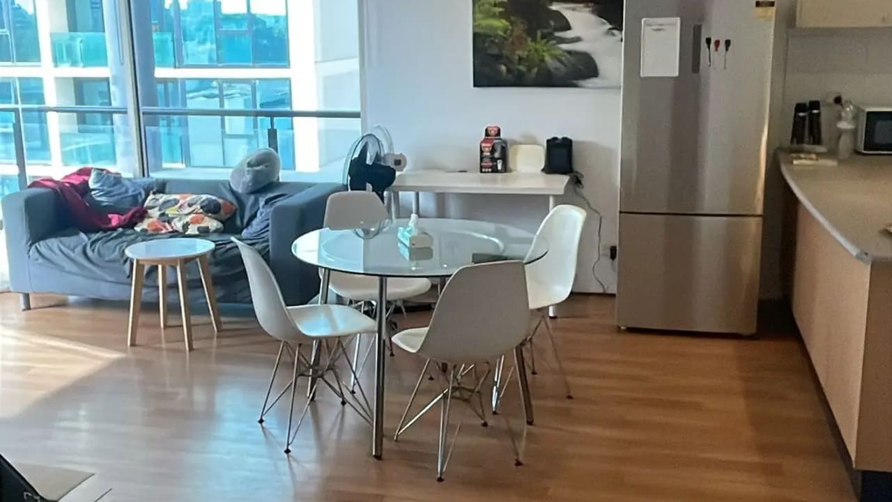 Furnished room in a flatshare