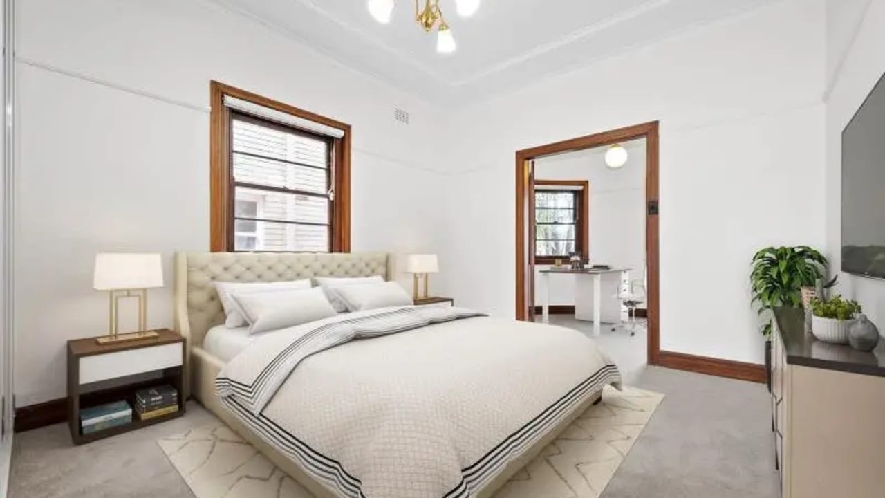 Unfurnished room in a flatshare