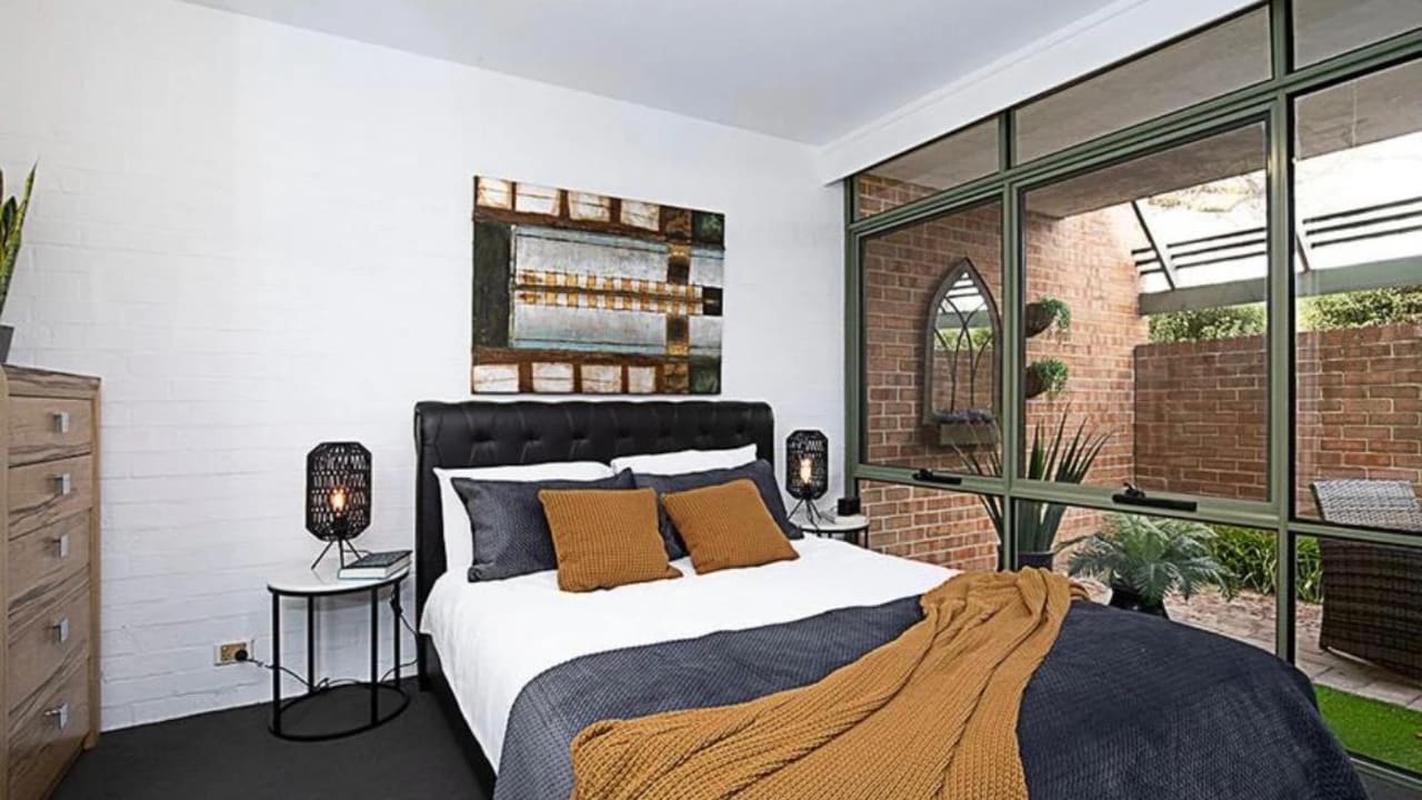 Furnished room in a flatshare