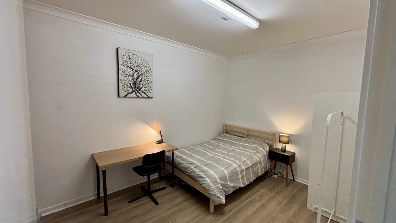 Room in a share house