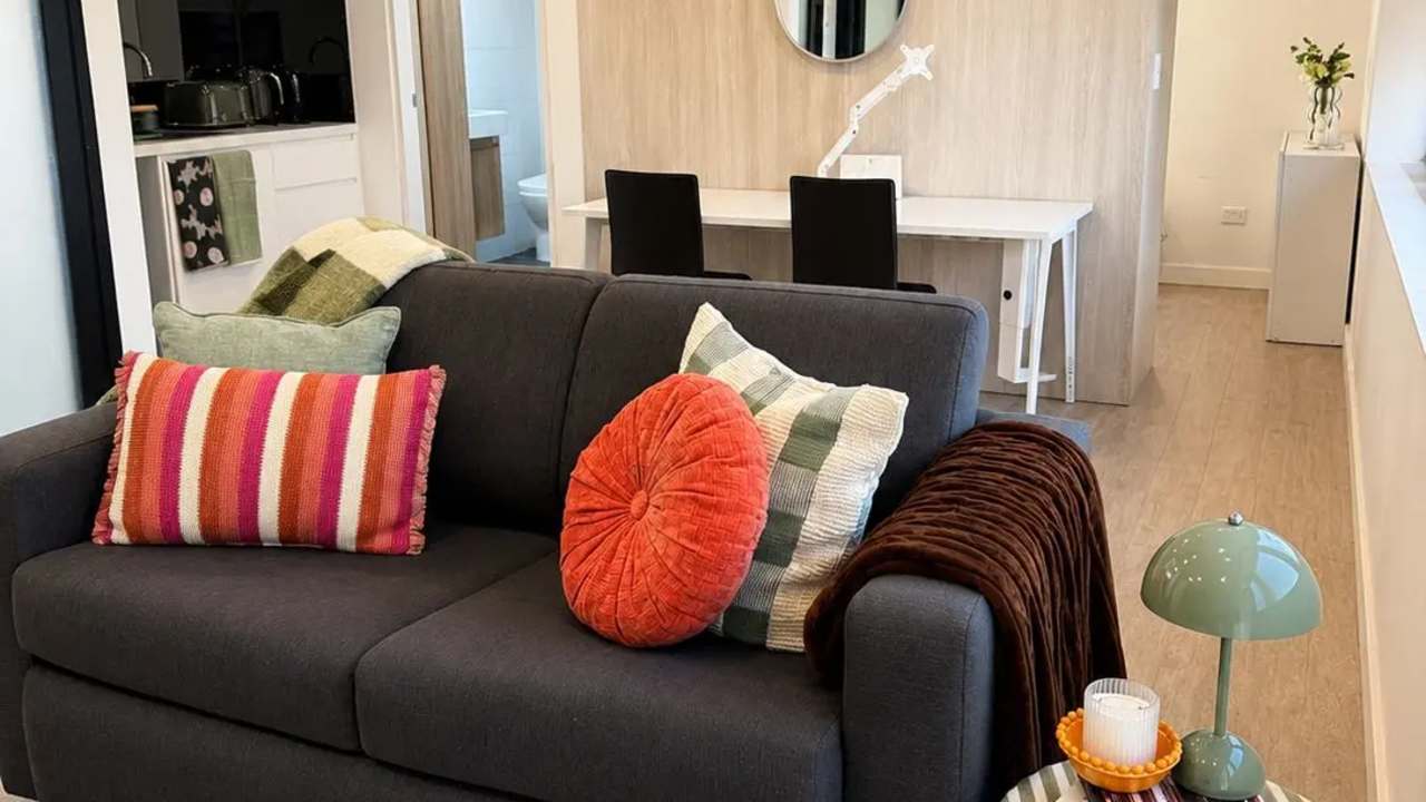 Furnished room studio flat for rent