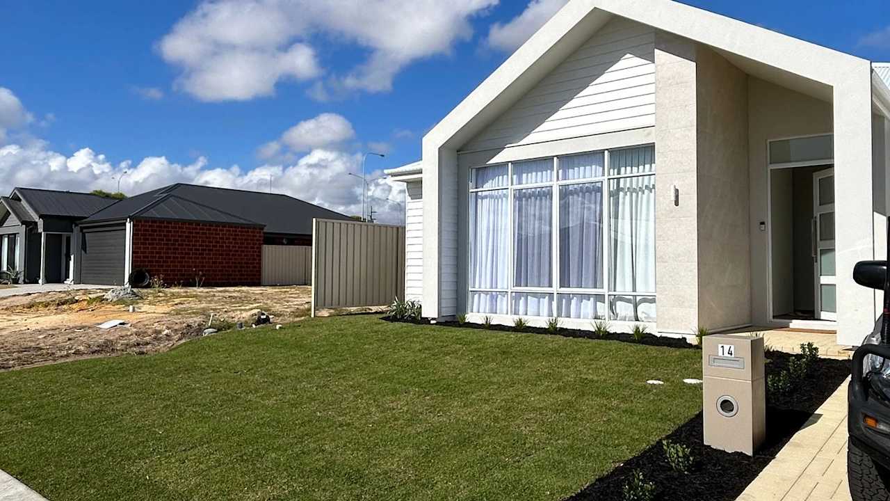Unfurnished room with own bathroom