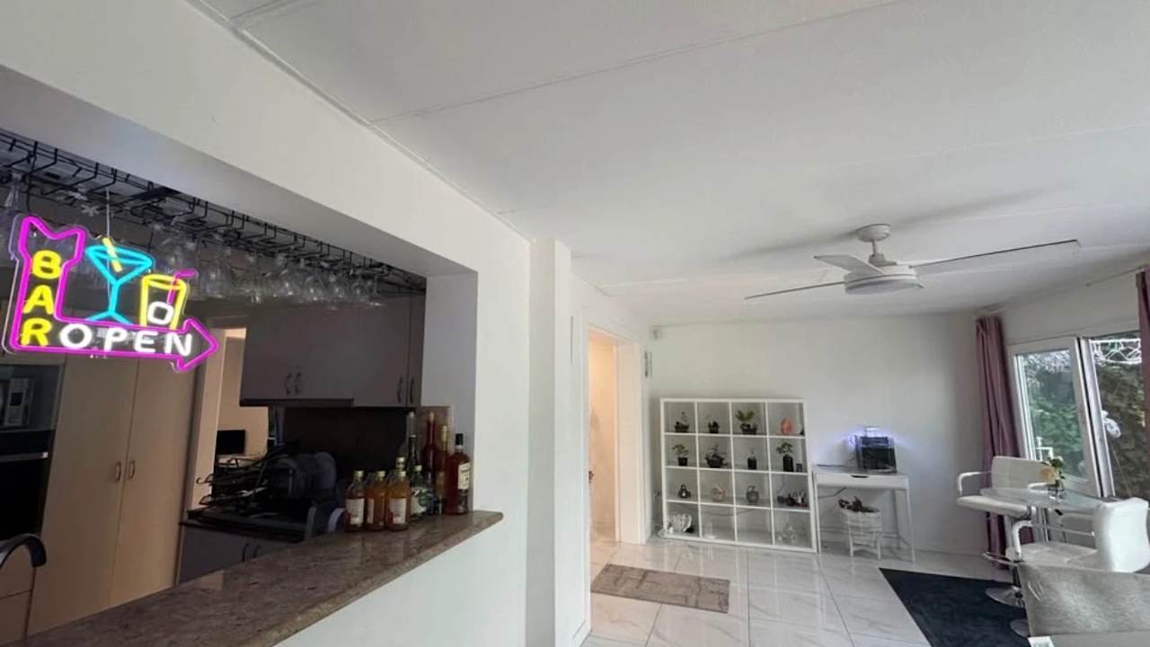 Furnished room in a share house