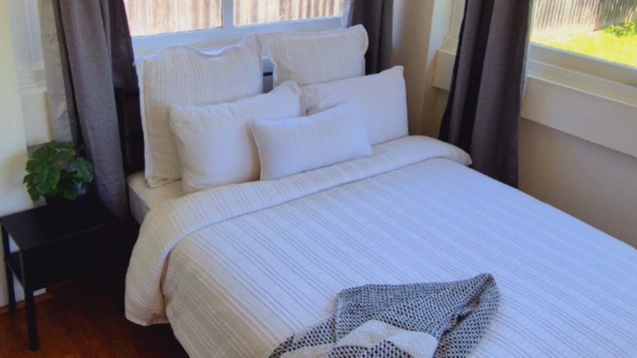 Furnished room in a flatshare