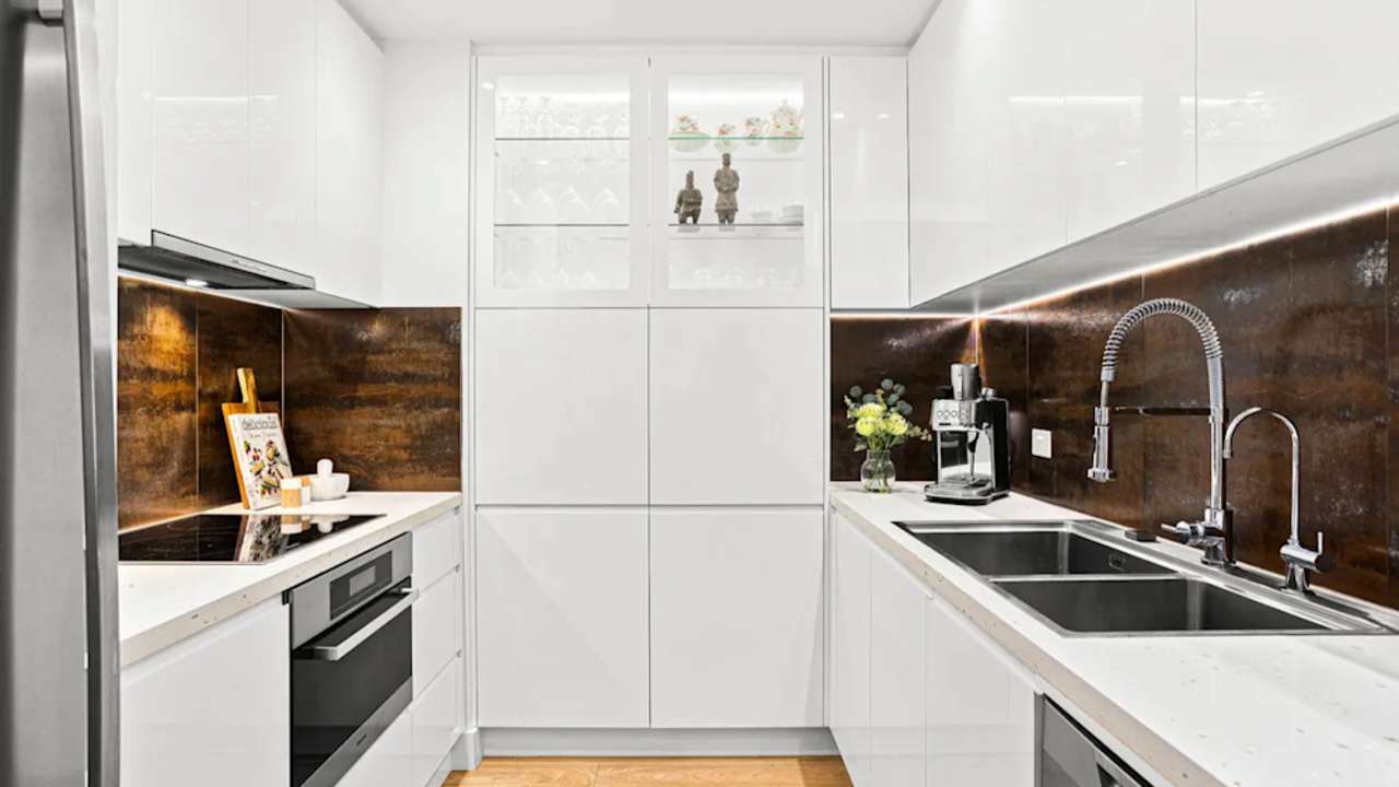 Whole property with 2 rooms for rent