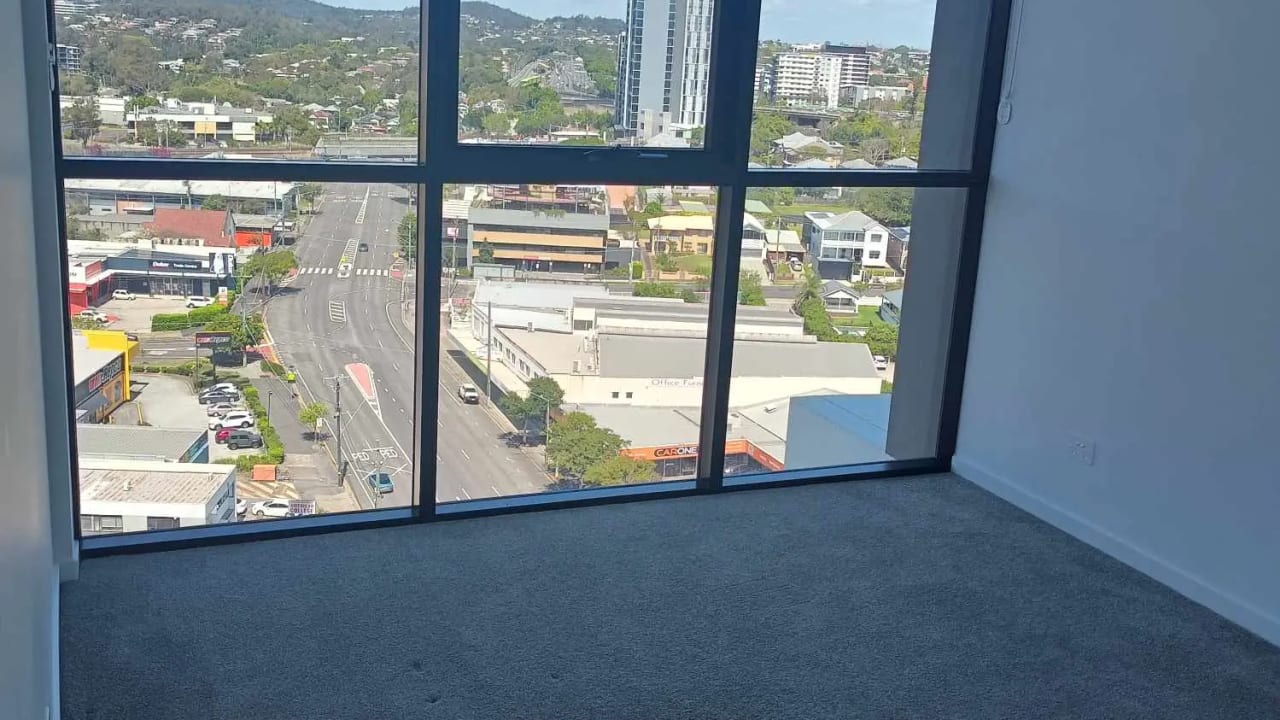 Unfurnished room with ensuite in a flatshare