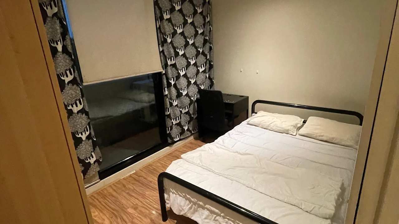 Furnished room in a flatshare