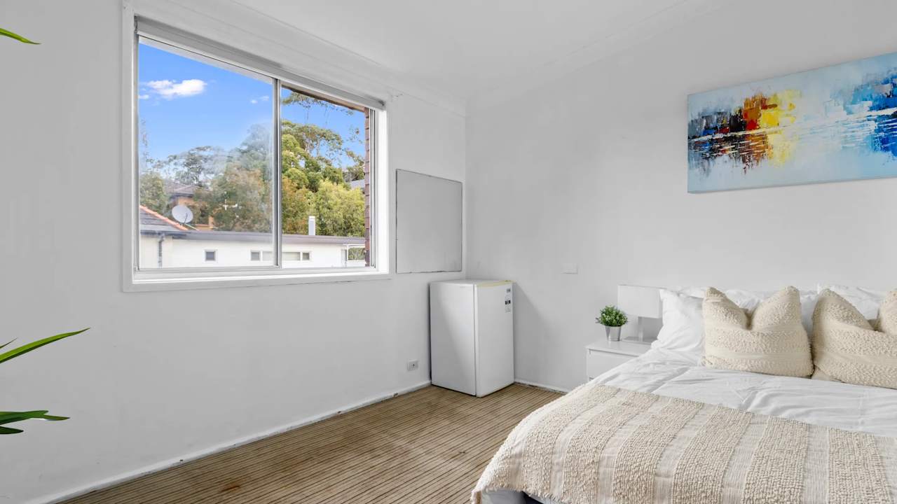 Furnished room in a share house