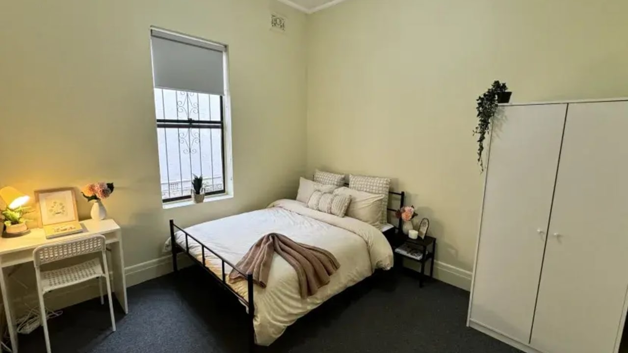 Furnished room in a flatshare