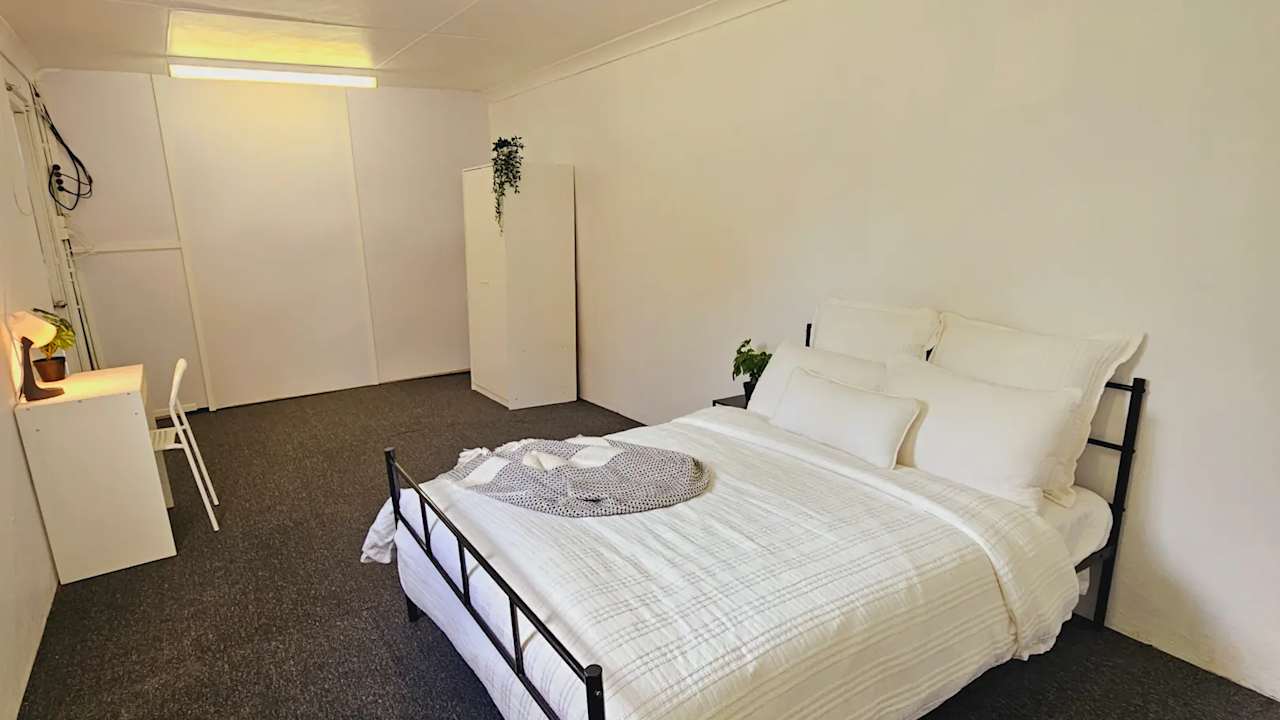 Furnished room in a share house