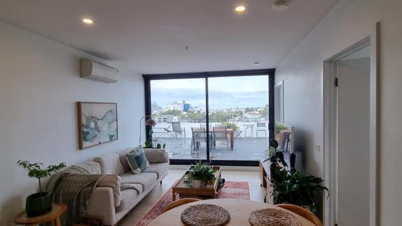 Unfurnished room with own bathroom
