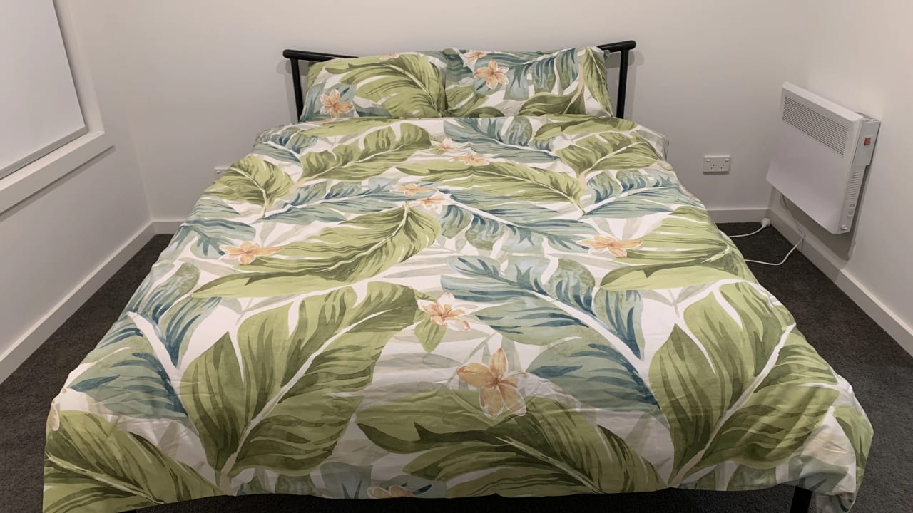 Furnished room with ensuite in a flatshare