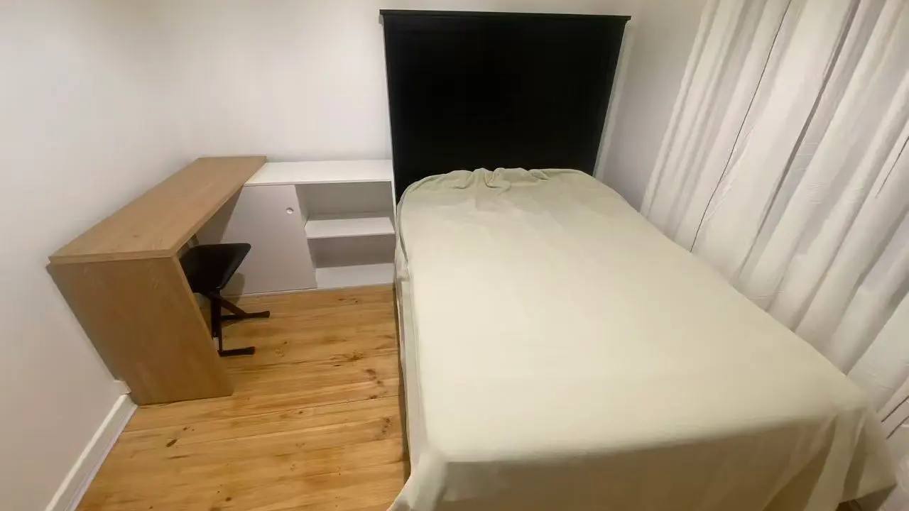 Furnished room in a share house