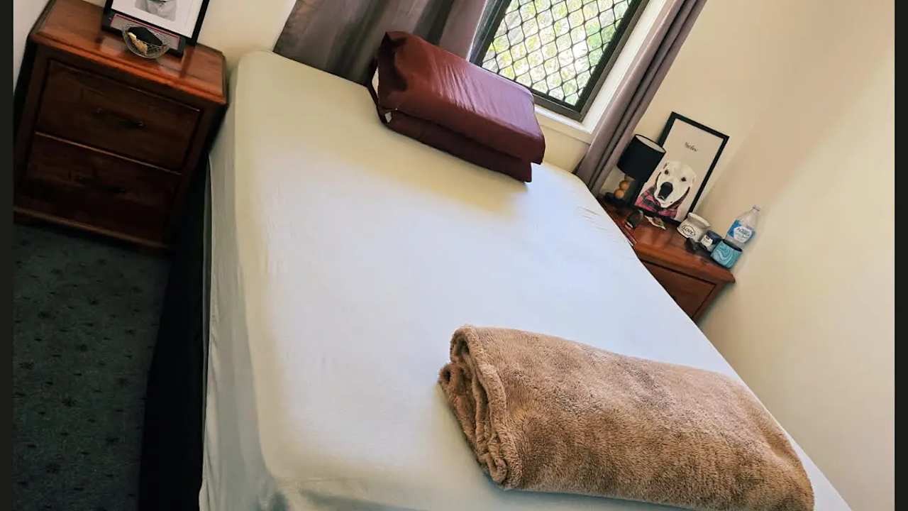 Unfurnished room in a share house