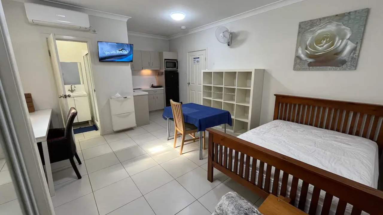 Furnished room studio flat for rent