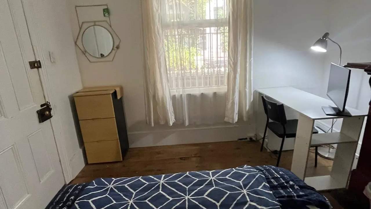 Furnished room in a share house