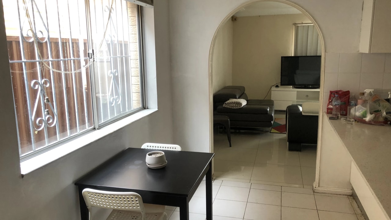 Room in a share house