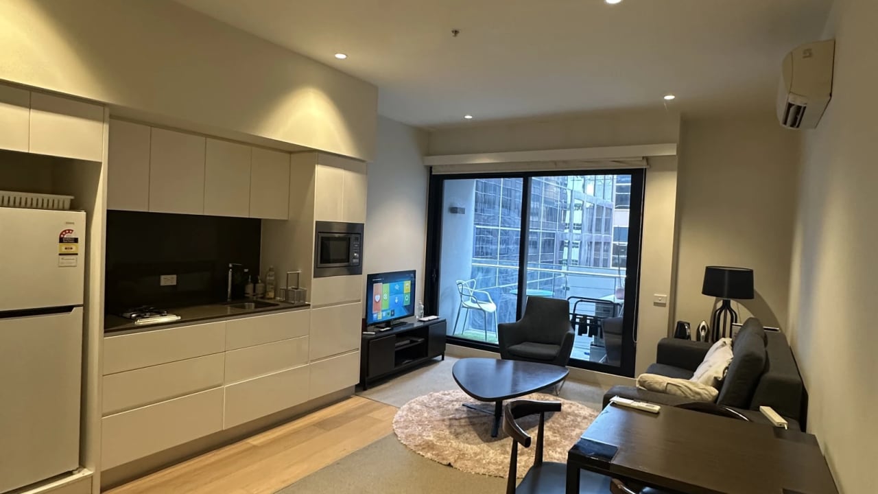 Furnished room in a flatshare