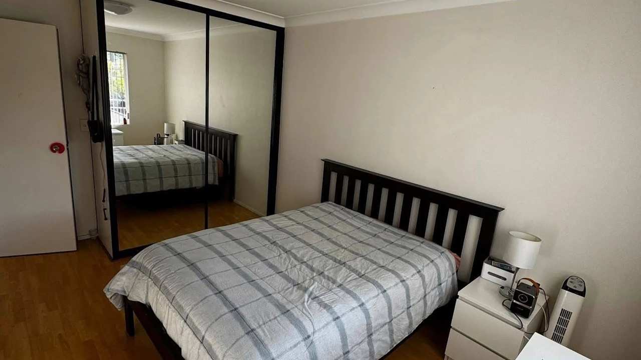 Furnished room in a share house