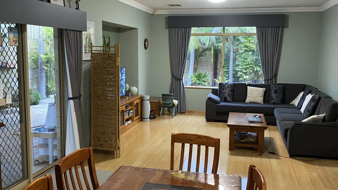 Room in a share house