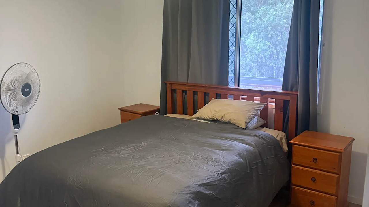 Furnished room in a share house