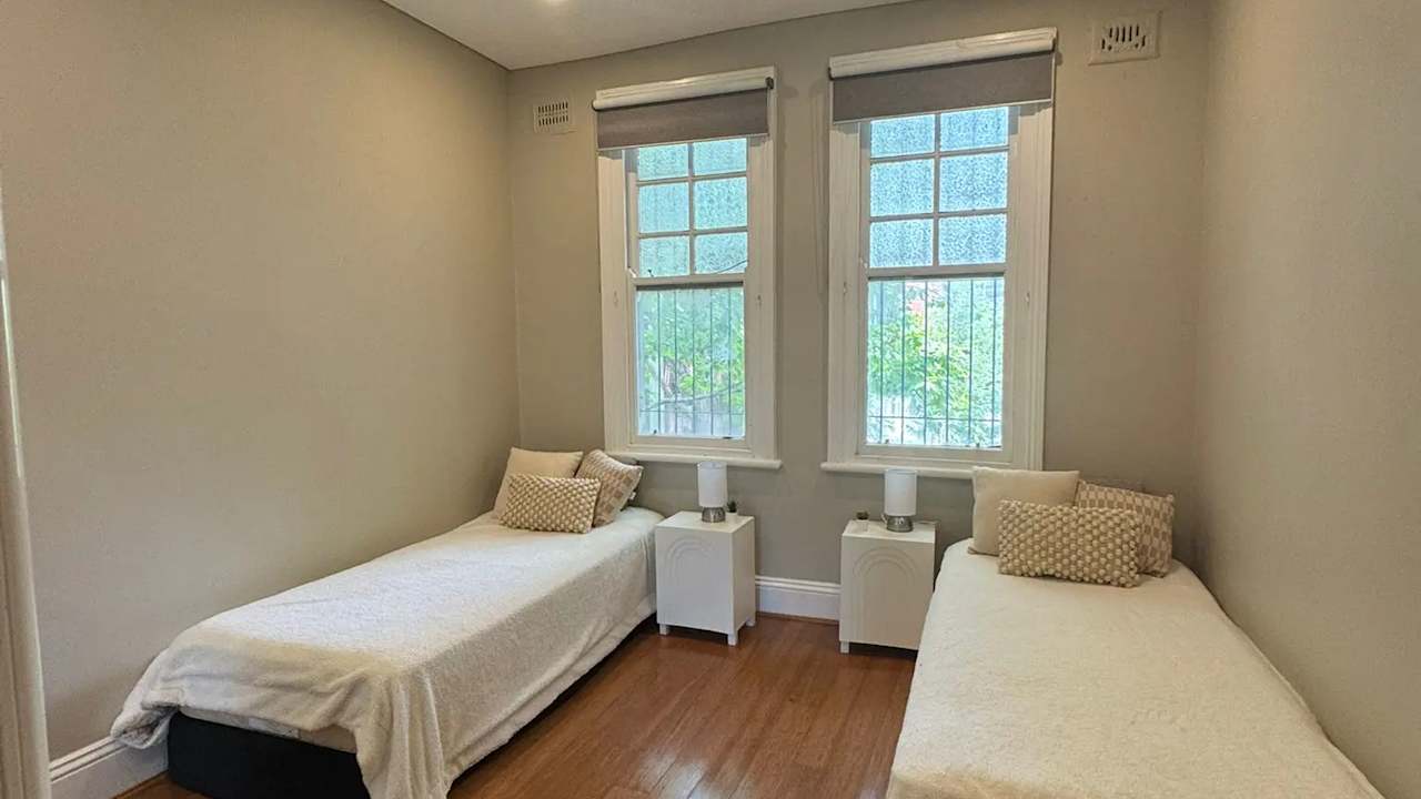 Furnished room in a share house