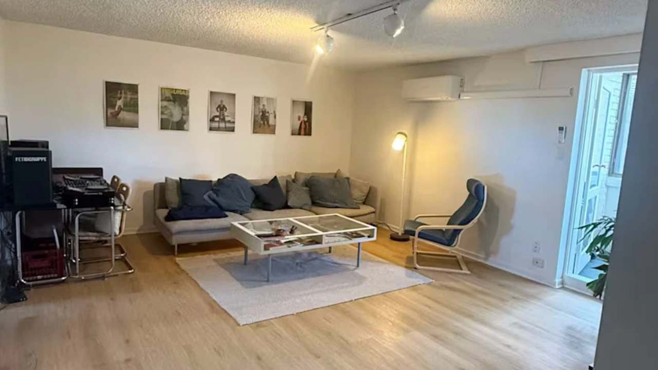Furnished room in a flatshare