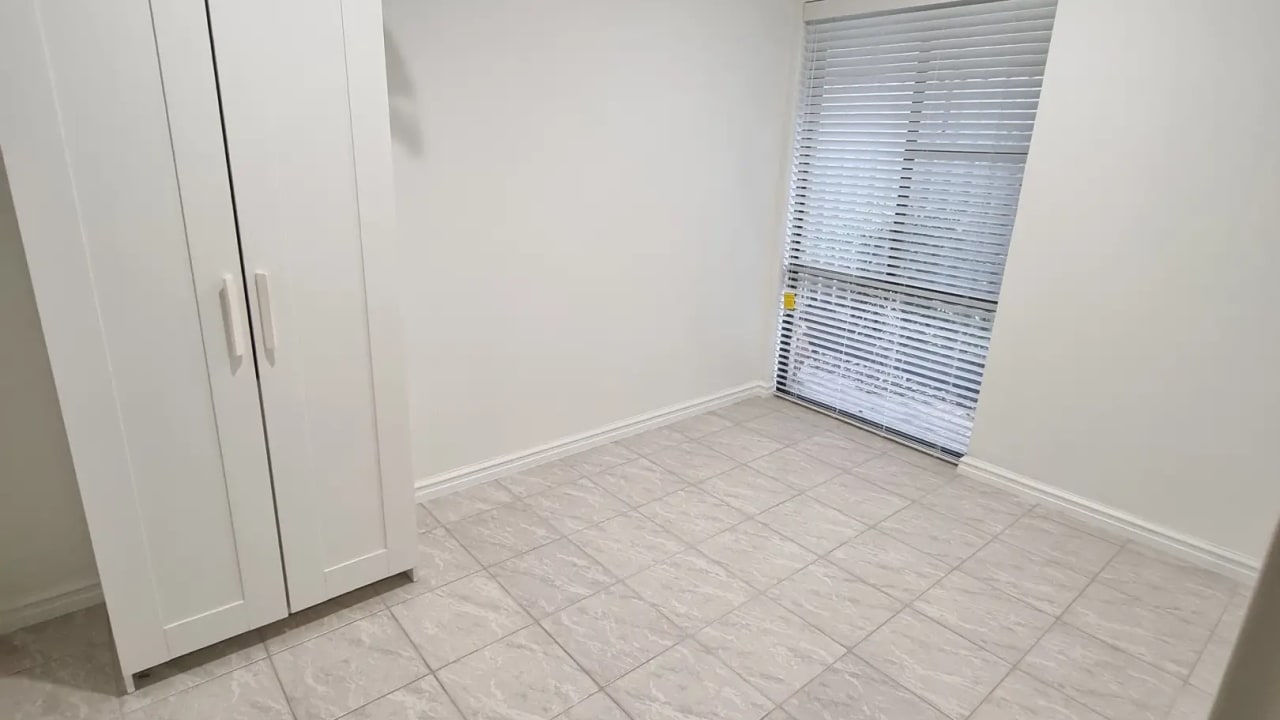 Room in a share house
