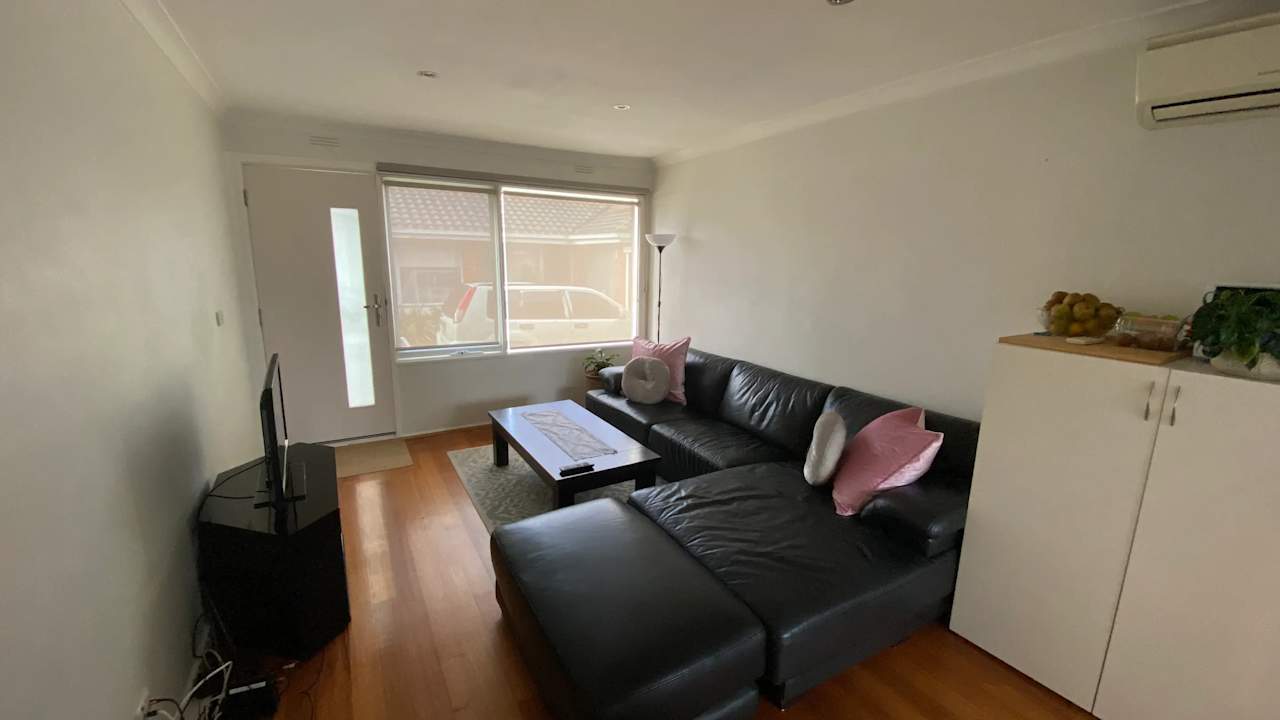 Unfurnished room in a flatshare