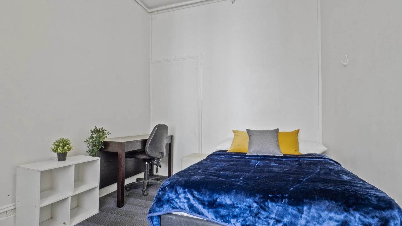 Furnished room in a share house