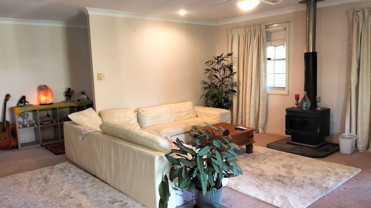 Whole property with 3 rooms for rent