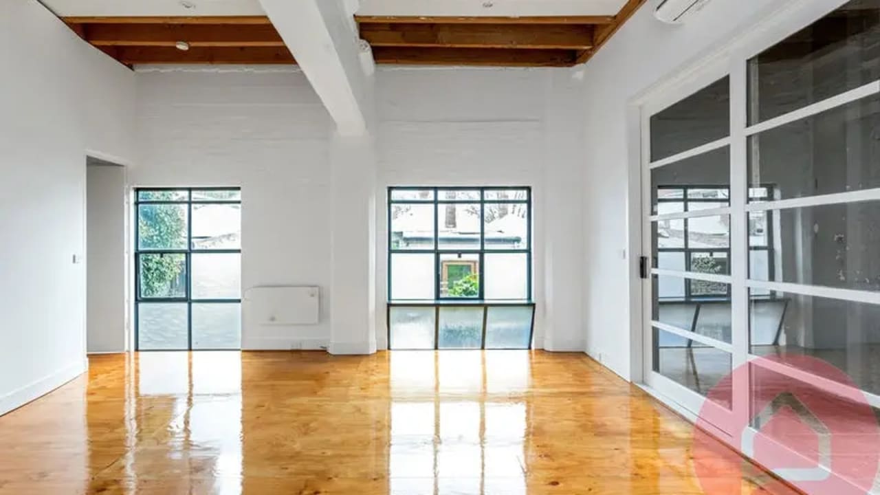 Unfurnished room in a flatshare