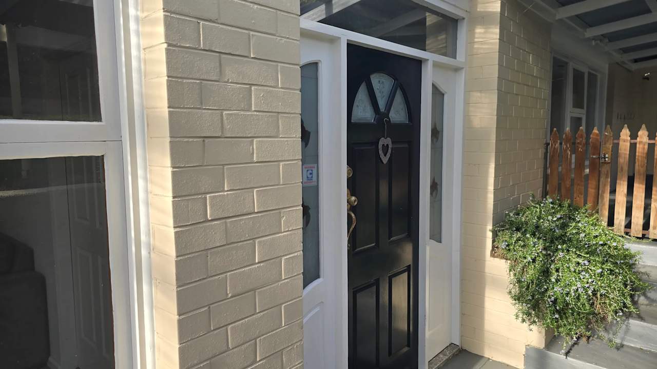 Whole property with 3 rooms for rent