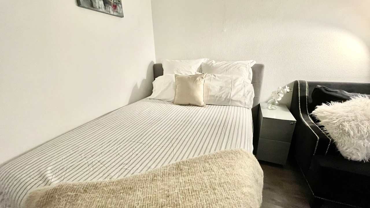 Furnished room studio flat for rent